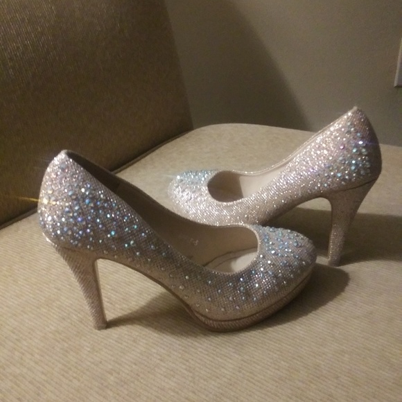 Ladies Heels - Picture 3 of 5